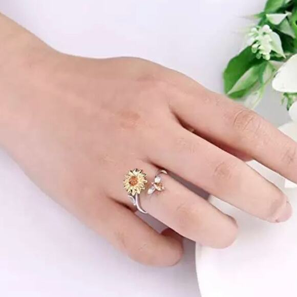Adjustable Rotating Sunflower Ring New - Picture 2 of 4